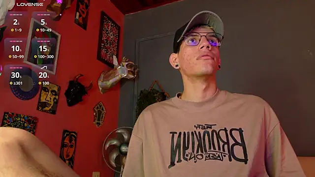 Snapshot of david_huge chatting on September 9, 2025, 8:13 am david huge online show from September 9, 2025, 8:13 am