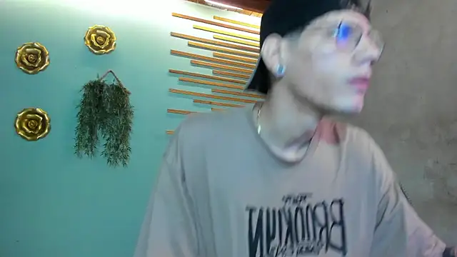 Snapshot of david_huge chatting on October 15, 2025, 1:41 pm david huge online show from October 15, 2025, 1:41 pm