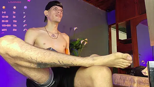 Snapshot of david_huge chatting on October 12, 2025, 4:52 pm david huge online show from October 12, 2025, 4:52 pm