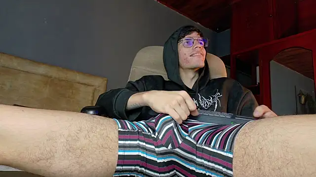 Snapshot of david_huge chatting on February 2, 2026, 4:11 am david huge online show from February 2, 2026, 4:11 am