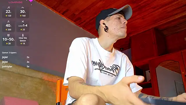 Snapshot of david_huge chatting on December 21, 2025, 2:24 am david huge online show from December 21, 2025, 2:24 am