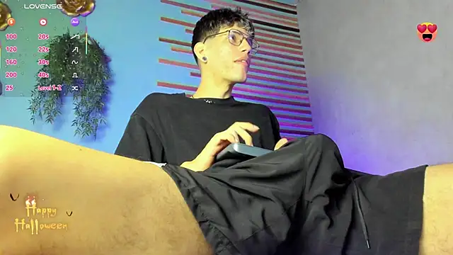 Snapshot of david_huge chatting on October 23, 2025, 1:32 pm david huge online show from October 23, 2025, 1:32 pm