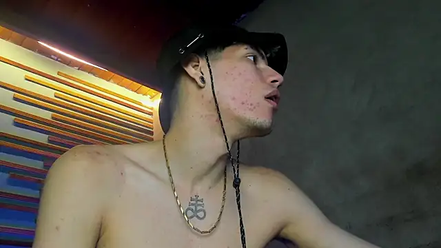 Snapshot of david_huge chatting on October 27, 2025, 1:45 pm david huge online show from October 27, 2025, 1:45 pm