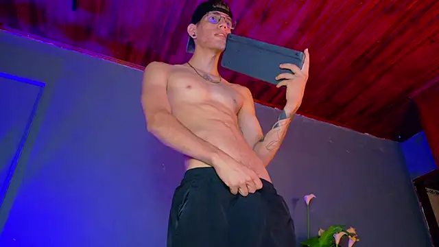 Snapshot of david_huge chatting on October 15, 2025, 1:26 am david huge online show from October 15, 2025, 1:26 am