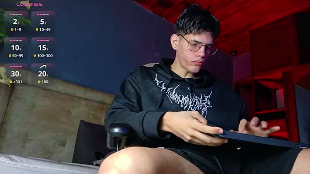 Snapshot of david_huge chatting on January 12, 2026, 2:18 am david huge online show from January 12, 2026, 2:18 am