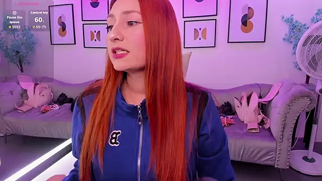 Alicia leclair online show from November 3, 2025, 7:39 pm