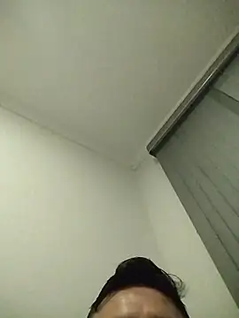 LeoMaduroSP online show from December 2, 2025, 10:44 pm