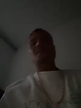 Snapshot of OfferedTearing chatting on September 27, 2025, 5:08 pm OfferedTearing online show from September 27, 2025, 5:08 pm