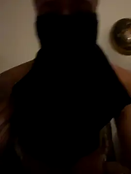 Snapshot of OfferedTearing chatting on October 27, 2025, 9:27 pm OfferedTearing online show from October 27, 2025, 9:27 pm