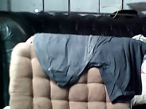 20cmloiro online show from October 15, 2025, 5:43 pm