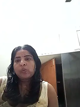 Snapshot of srimasrima chatting on January 10, 2026, 12:39 am srimasrima online show from January 10, 2026, 12:39 am