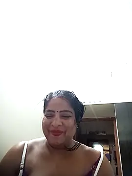 Snapshot of srimasrima chatting on November 15, 2025, 8:40 am srimasrima online show from November 15, 2025, 8:40 am