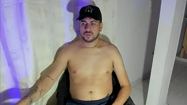 Snapshot of alehot223 chatting on December 17, 2025, 5:23 am alehot223 online show from December 17, 2025, 5:23 am