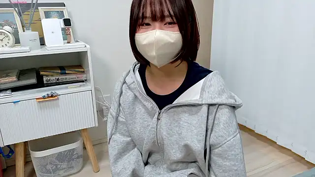 Snapshot of chii_chan_o0 chatting on December 5, 2025, 1:10 pm chii chan o0 online show from December 5, 2025, 1:10 pm