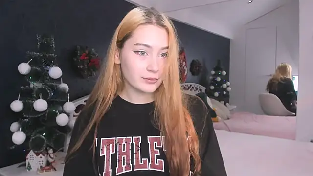 Lili Luuu online show from December 19, 2025, 9:33 am