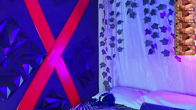 ivonne diaz1 online show from December 4, 2025, 8:08 pm