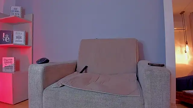 KylliamLevis online show from March 11, 2026, 3:44 am