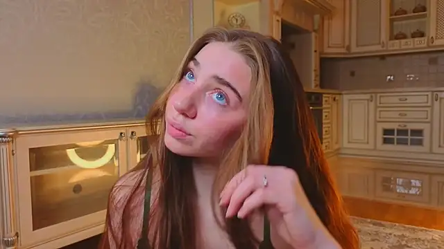 Snapshot of EadlinGillim chatting on October 13, 2025, 3:08 am EadlinGillim online show from October 13, 2025, 3:08 am