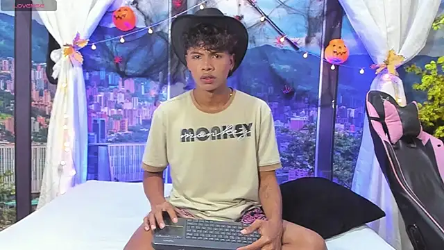 MilthonDelis online show from October 18, 2025, 3:08 am