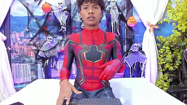 MilthonDelis online show from October 21, 2025, 3:39 am