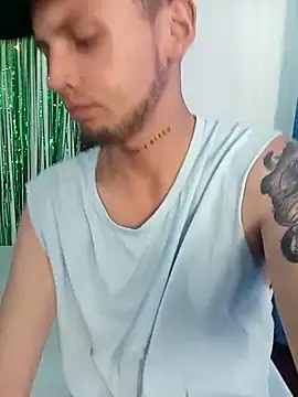 Snapshot of neaa_latin_boy chatting on December 17, 2025, 8:47 pm neaa latin boy online show from December 17, 2025, 8:47 pm