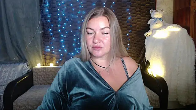 NikaSkylink online show from September 12, 2025, 7:13 pm