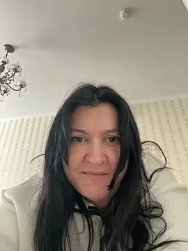 Snapshot of Liza_Will chatting on May 3, 2026, 9:47 am Liza Will online show from May 3, 2026, 9:47 am