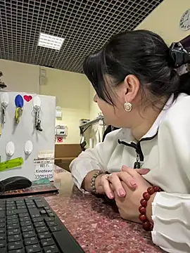 Snapshot of Liza_Will chatting on January 11, 2026, 9:49 am Liza Will online show from January 11, 2026, 9:49 am