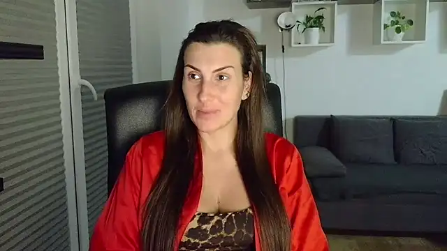 Snapshot of DonnaAmore chatting on October 7, 2025, 8:10 pm DonnaAmore online show from October 7, 2025, 8:10 pm