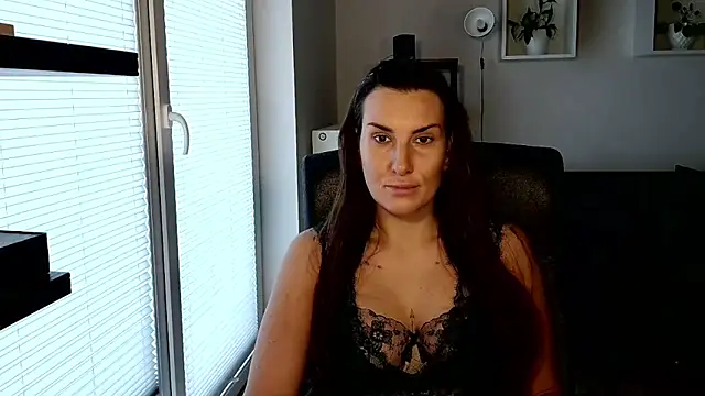 Snapshot of DonnaAmore chatting on October 28, 2025, 8:24 am DonnaAmore online show from October 28, 2025, 8:24 am