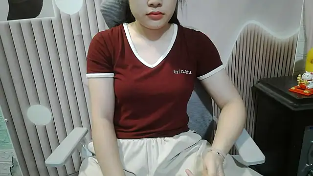 Snapshot of Emachiii chatting on September 25, 2025, 12:49 am Emachiii online show from September 25, 2025, 12:49 am