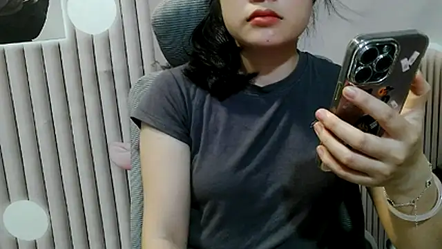 Snapshot of Emachiii chatting on September 22, 2025, 1:55 am Emachiii online show from September 22, 2025, 1:55 am