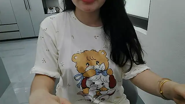 Emachiii online show from May 24, 2026, 1:49 am
