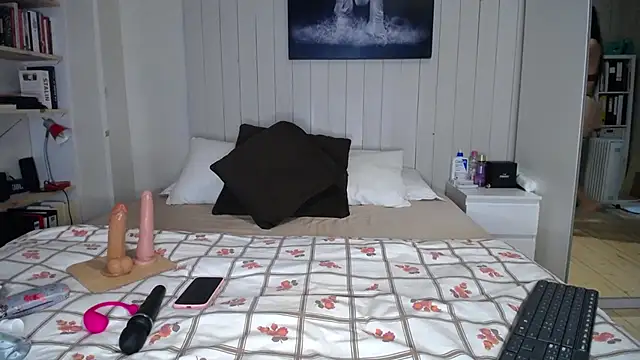 Snapshot of alexa_moreti chatting on November 4, 2025, 9:13 am alexa moreti online show from November 4, 2025, 9:13 am