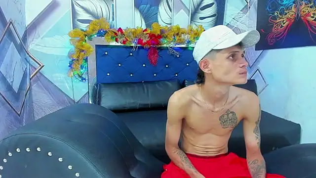 Snapshot of rhabena_boysex chatting on December 14, 2025, 10:15 pm rhabena boysex online show from December 14, 2025, 10:15 pm