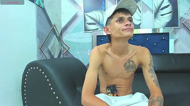 Snapshot of rhabena_boysex chatting on November 14, 2025, 10:24 pm rhabena boysex online show from November 14, 2025, 10:24 pm