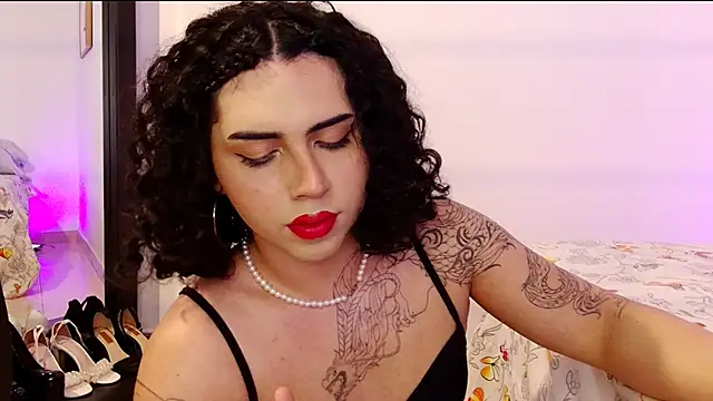 Snapshot of NoahMonroe_11 chatting on October 25, 2025, 10:43 pm NoahMonroe 11 online show from October 25, 2025, 10:43 pm