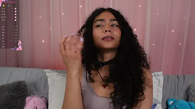 Snapshot of Victoria_Curly chatting on November 4, 2025, 12:36 am Victoria Curly online show from November 4, 2025, 12:36 am