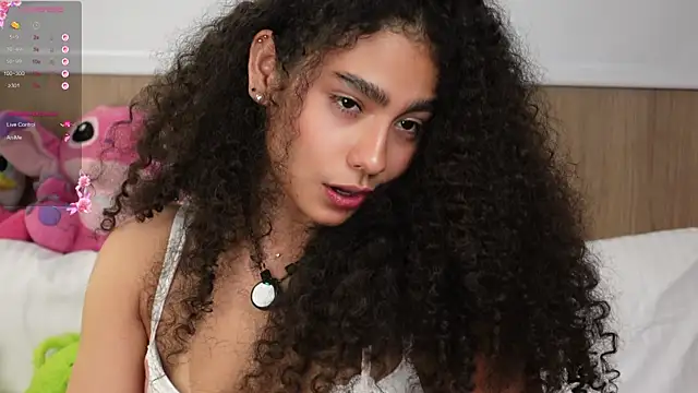 Snapshot of Victoria_Curly chatting on November 15, 2025, 5:33 am Victoria Curly online show from November 15, 2025, 5:33 am