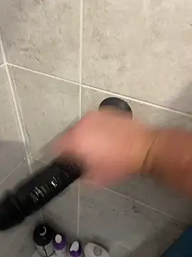 Snapshot of BobKat chatting on October 22, 2025, 2:27 pm BobKat online show from October 22, 2025, 2:27 pm