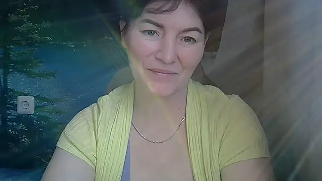 Snapshot of Krystal_82 chatting on March 21, 2026, 8:19 am Krystal 82 online show from March 21, 2026, 8:19 am