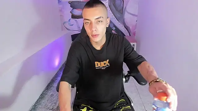 Dereck Boy8 online show from November 10, 2025, 8:25 pm