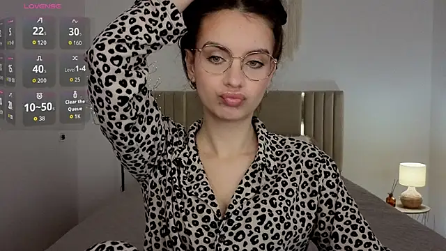 Snapshot of Real_cutie1 chatting on July 9, 2026, 12:59 pm Real cutie1 online show from July 9, 2026, 12:59 pm