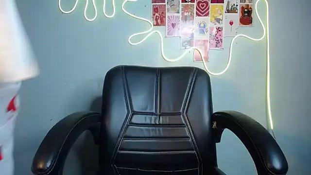 Snapshot of kiara_1122 chatting on February 7, 2026, 9:12 pm kiara 1122 online show from February 7, 2026, 9:12 pm