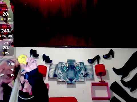 Snapshot of blondehot5v chatting on September 22, 2025, 12:00 pm blondehot5v online show from September 22, 2025, 12:00 pm