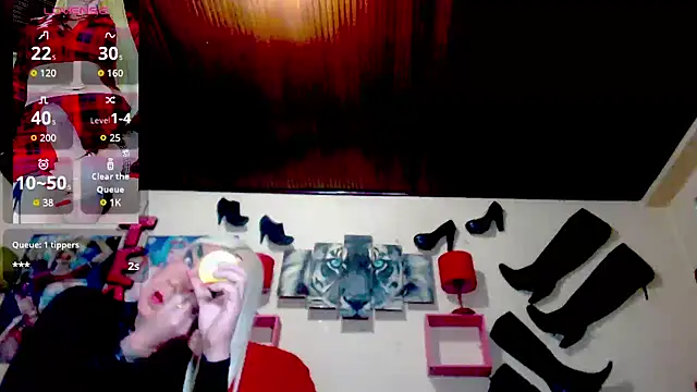 Snapshot of blondehot5v chatting on October 1, 2025, 12:20 pm blondehot5v online show from October 1, 2025, 12:20 pm