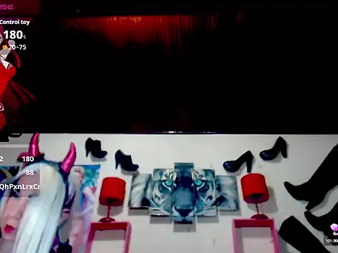 Snapshot of blondehot5v chatting on September 9, 2025, 12:03 pm blondehot5v online show from September 9, 2025, 12:03 pm