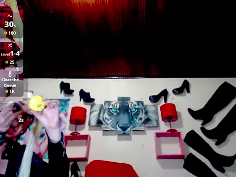 Snapshot of blondehot5v chatting on September 14, 2025, 10:32 pm blondehot5v online show from September 14, 2025, 10:32 pm