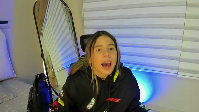 Snapshot of Rachell_criss chatting on November 26, 2025, 4:01 am Rachell criss online show from November 26, 2025, 4:01 am