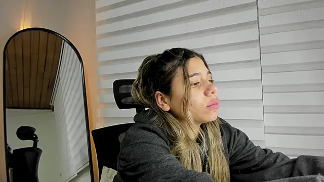 Snapshot of Rachell_criss chatting on September 23, 2025, 3:46 am Rachell criss online show from September 23, 2025, 3:46 am